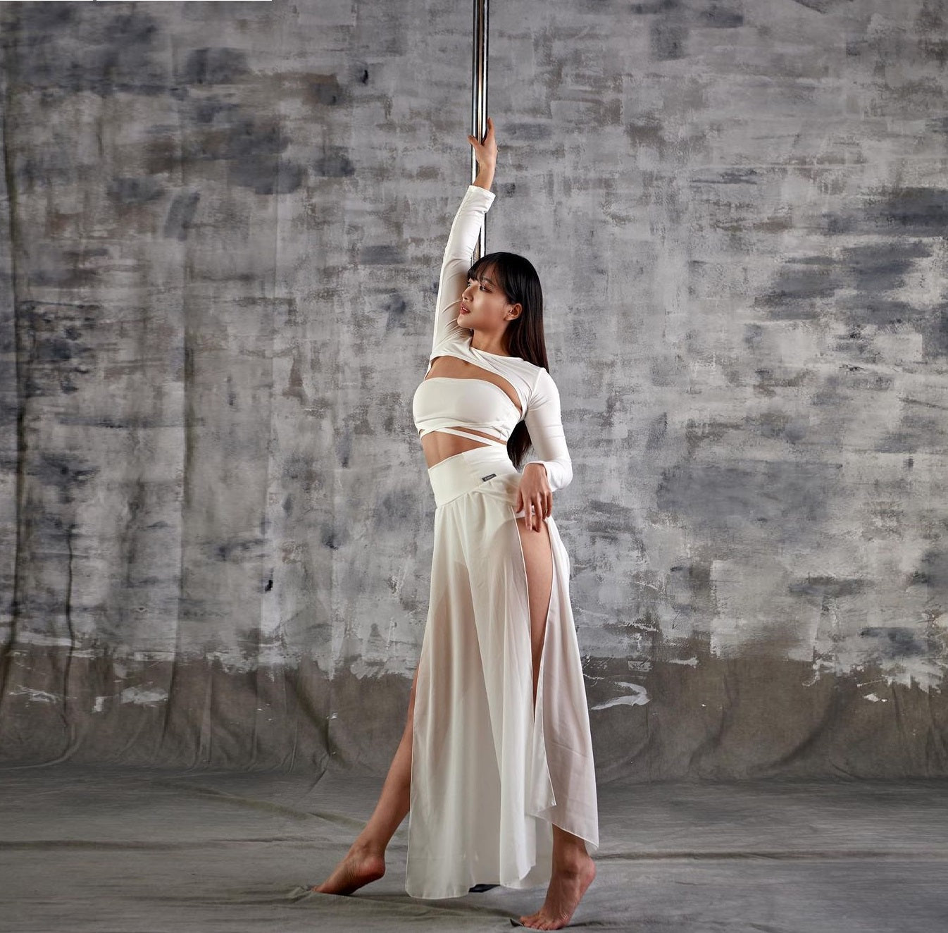 Pleated Flowy Pants (White)